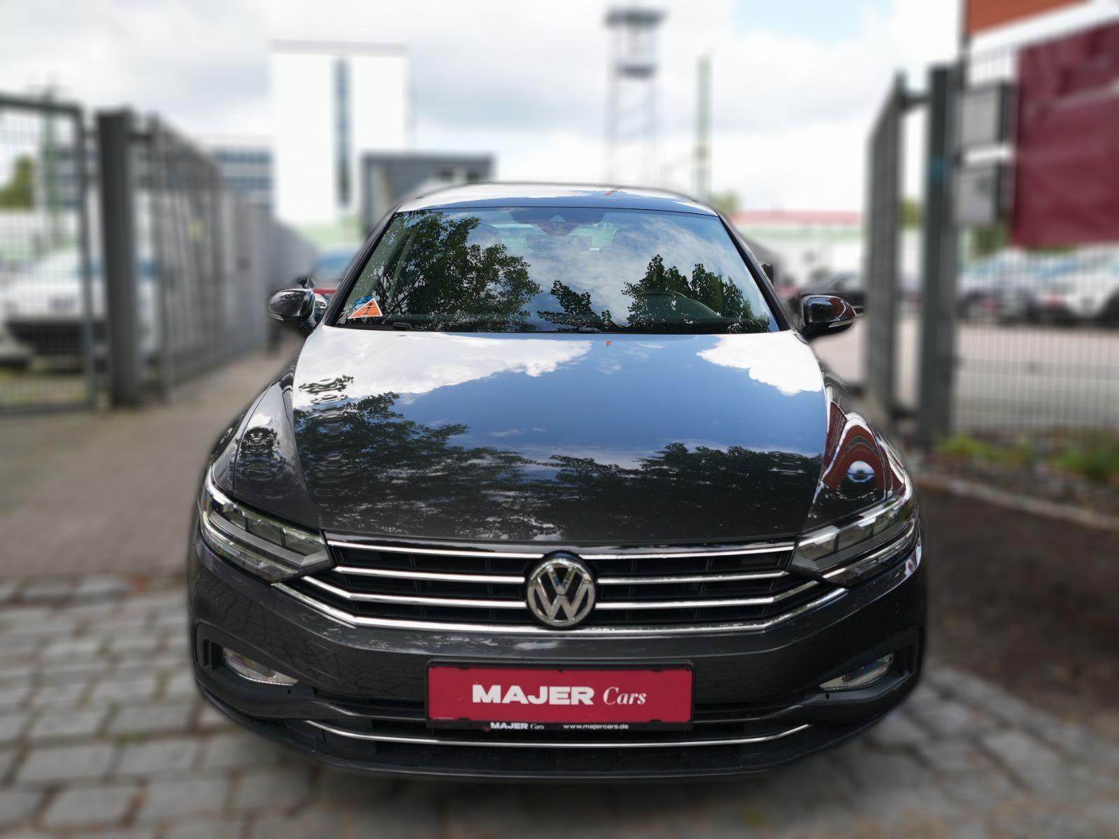 Volkswagen Passat Variant Business LED*ACC*AHK*CARPLAY*NAVI