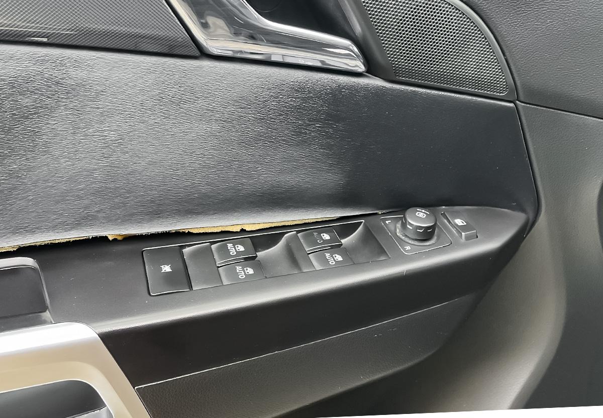 Opel Antara 2.2 CDTI Design Ed. 4x2 AHK SHZ 