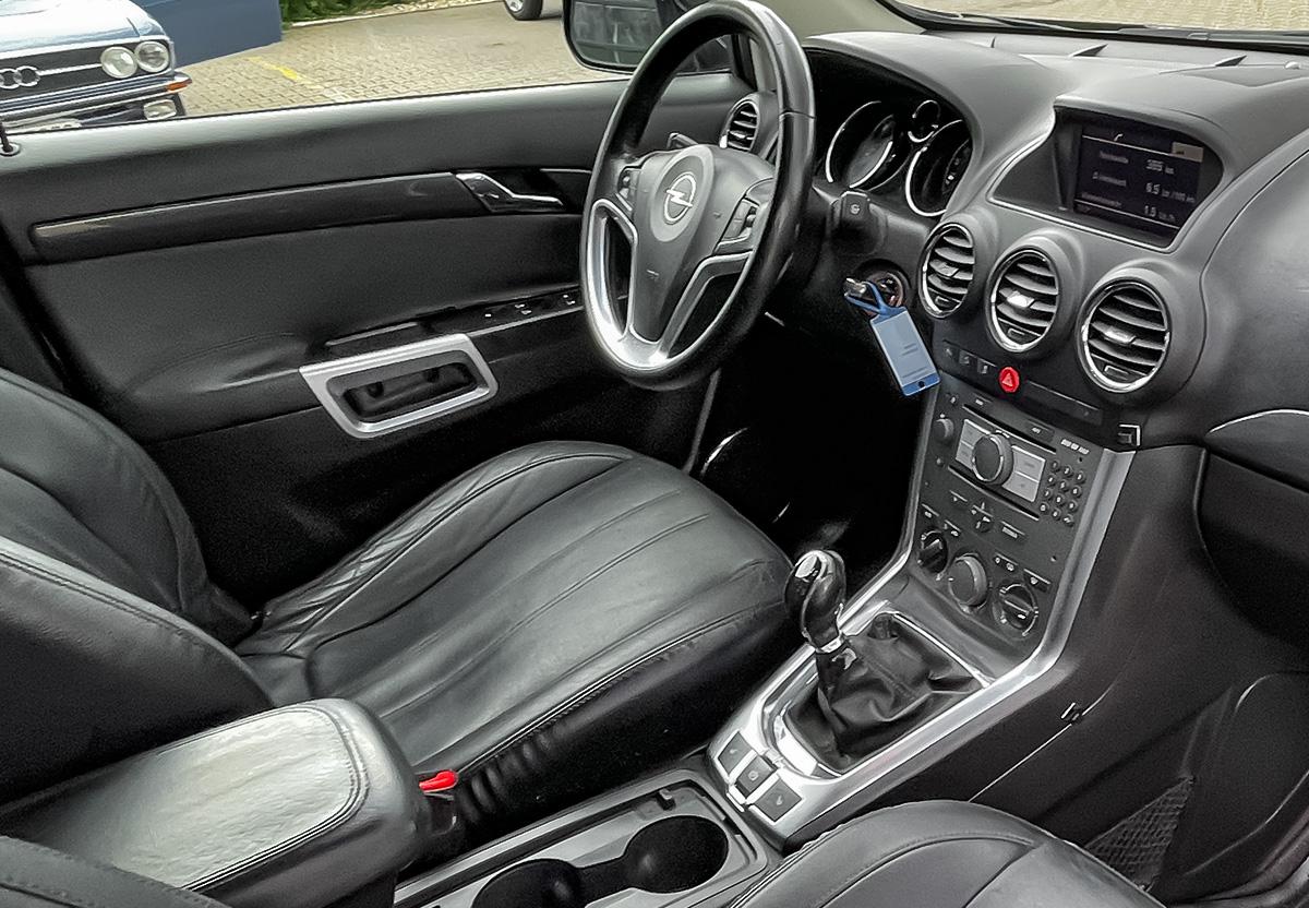 Opel Antara 2.2 CDTI Design Ed. 4x2 AHK SHZ 