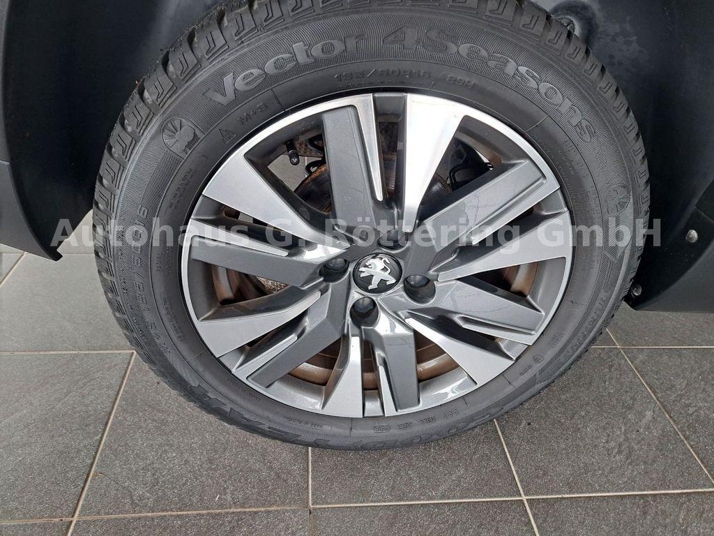 Peugeot 2008 Allure *Navi*Panoramadach*