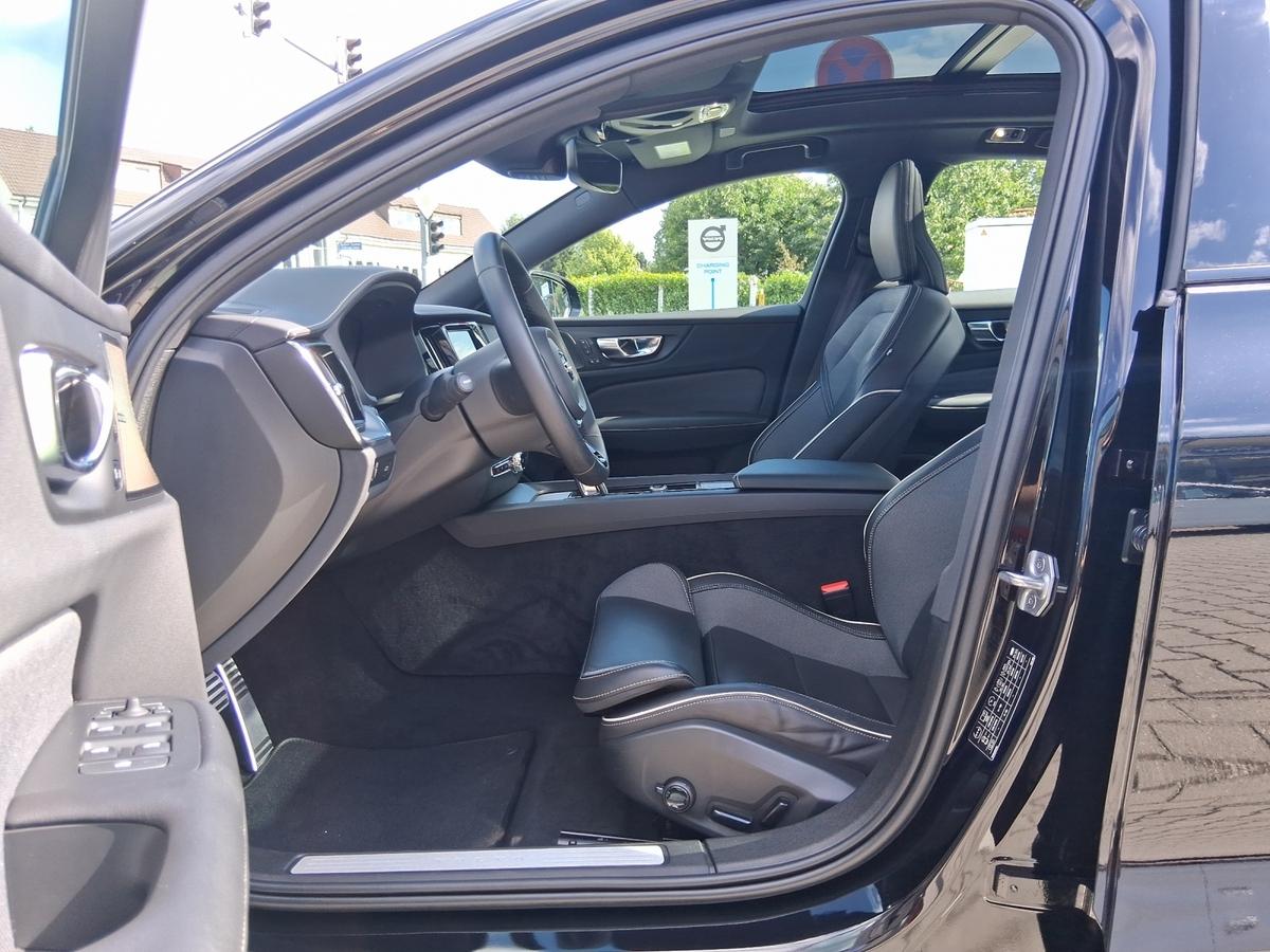 Volvo S60 R Design*PANORAMADACH*360°-CAM*HARMAN/KARDON