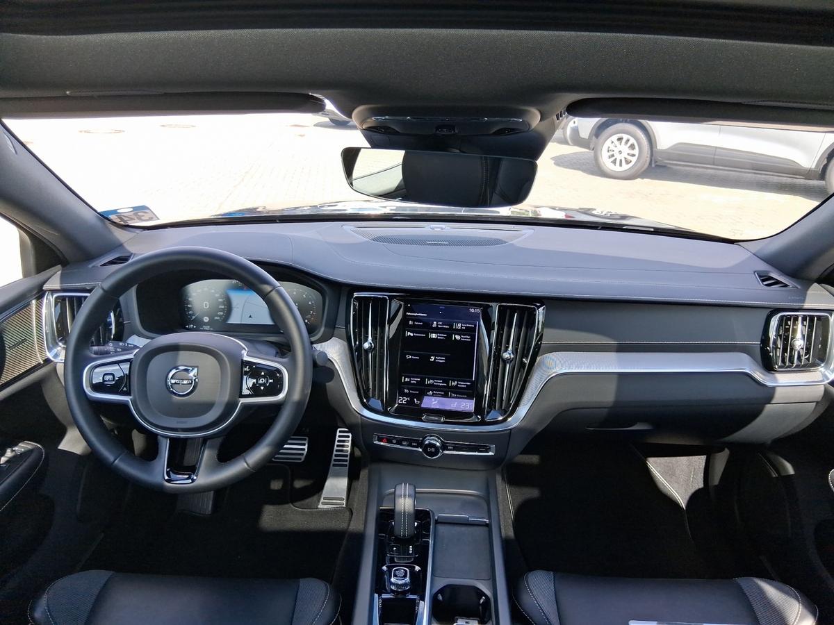 Volvo S60 R Design*PANORAMADACH*360°-CAM*HARMAN/KARDON
