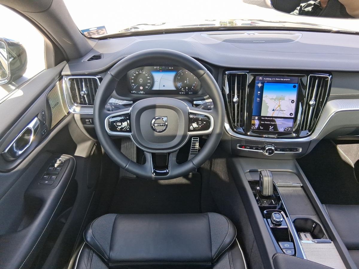 Volvo S60 R Design*PANORAMADACH*360°-CAM*HARMAN/KARDON