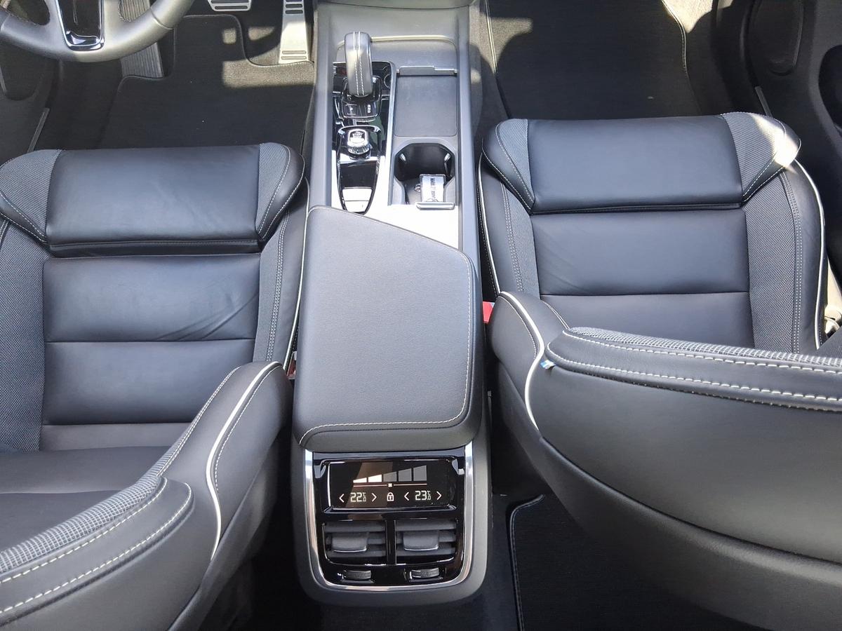 Volvo S60 R Design*PANORAMADACH*360°-CAM*HARMAN/KARDON