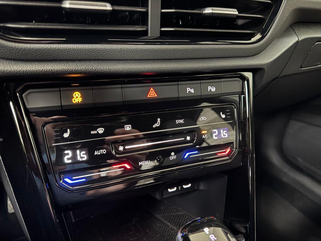 Volkswagen T-Roc Black Style+ACC+NAVI+LED+AHK+DIGIT.TACHOw