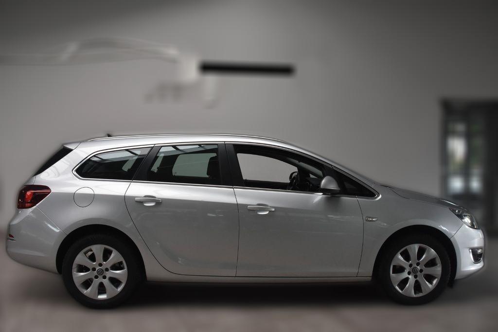 Opel Astra J SportsTourer Exklusiv Navi Klima SHZ AHK
