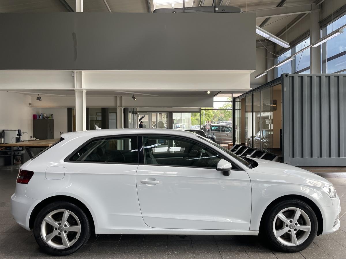 Audi A3 1.2 TFSI Attraction SHZ PDC Navi AHK