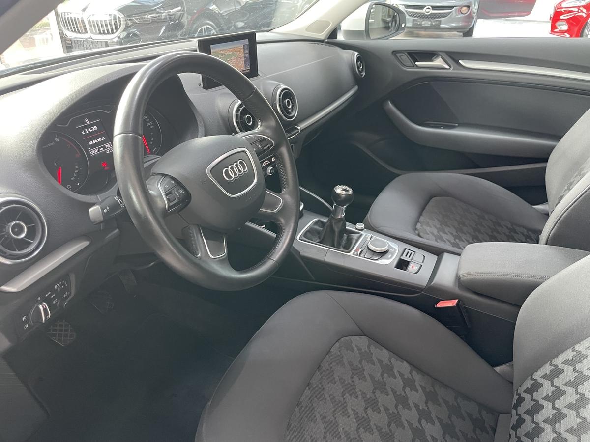 Audi A3 1.2 TFSI Attraction SHZ PDC Navi AHK
