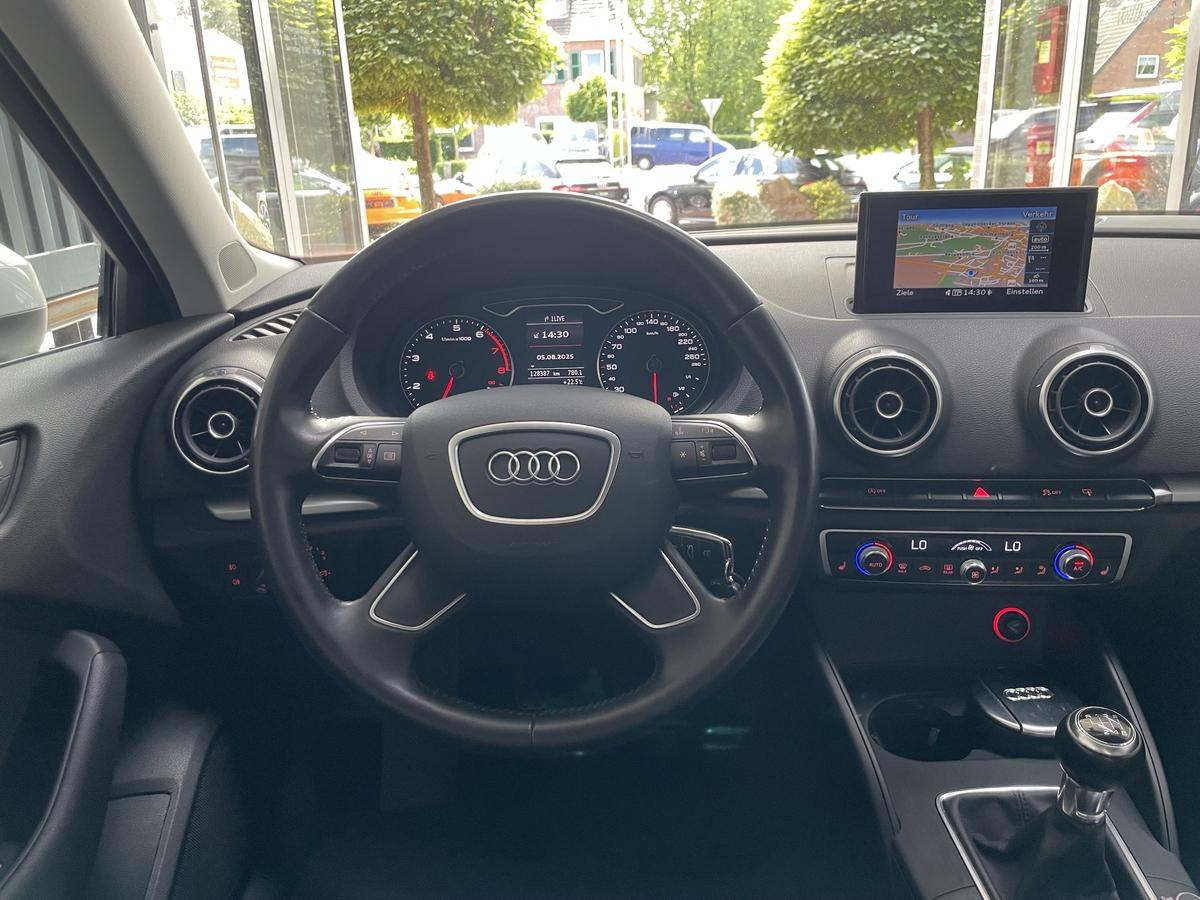 Audi A3 1.2 TFSI Attraction SHZ PDC Navi AHK