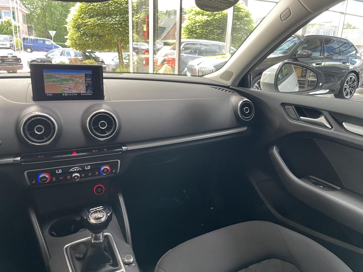 Audi A3 1.2 TFSI Attraction SHZ PDC Navi AHK