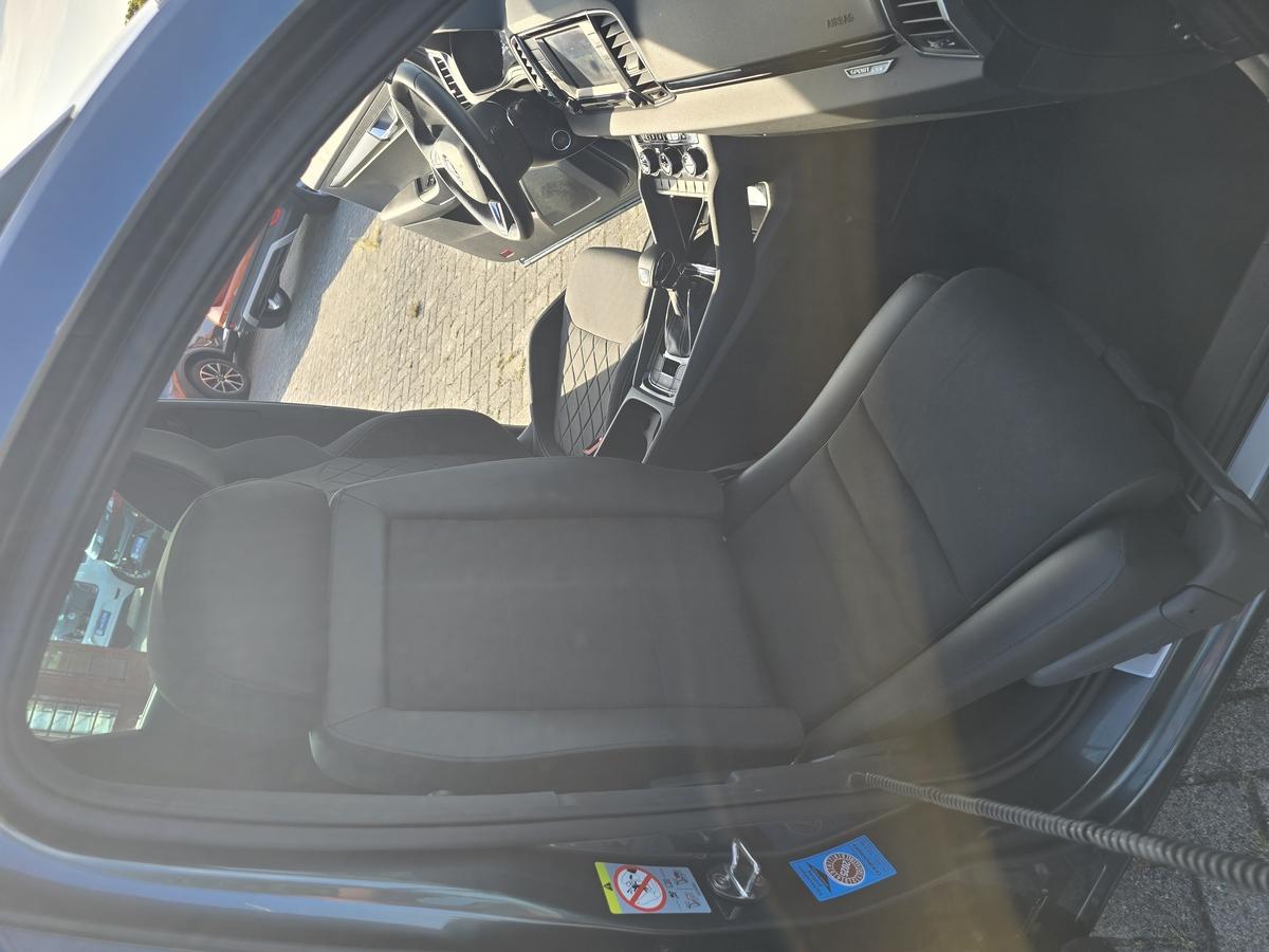 Skoda Karoq 1.5 TSI ACT Ambition  #DSG #LED #PANORAMA SCHIEBEDACH 