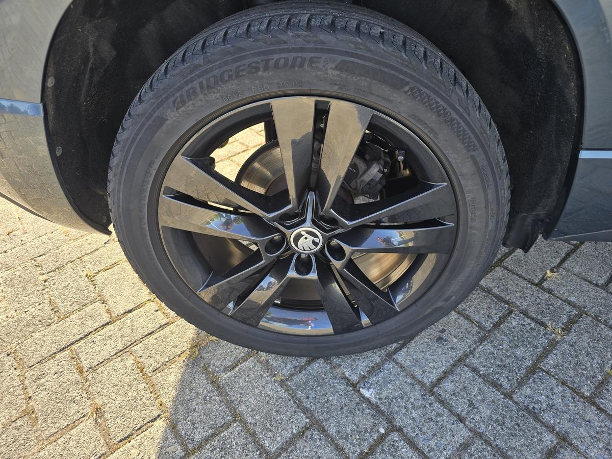 Skoda Karoq 1.5 TSI ACT Ambition  #DSG #LED #PANORAMA SCHIEBEDACH 