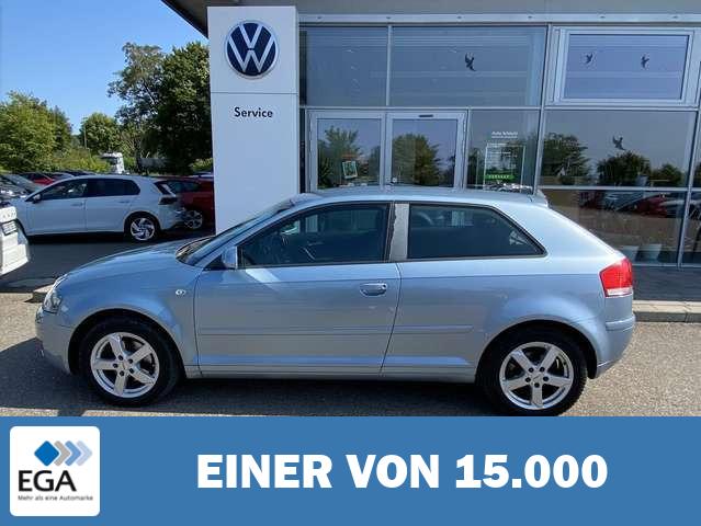 Audi A3 1.6 Tiptronic Attraction AHK+KLIMAAUT.+RADIO+