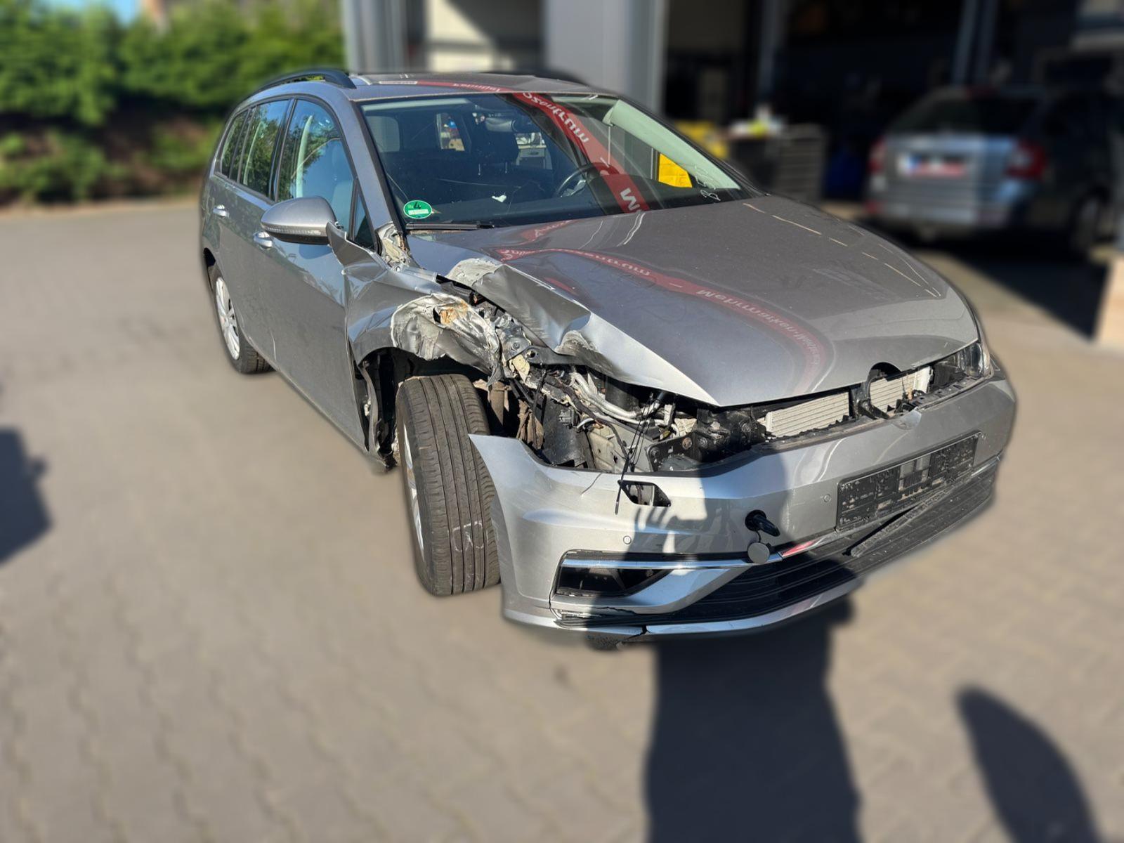 Volkswagen Golf VII Variant Comfortline NAVI ACC SHZ PDC