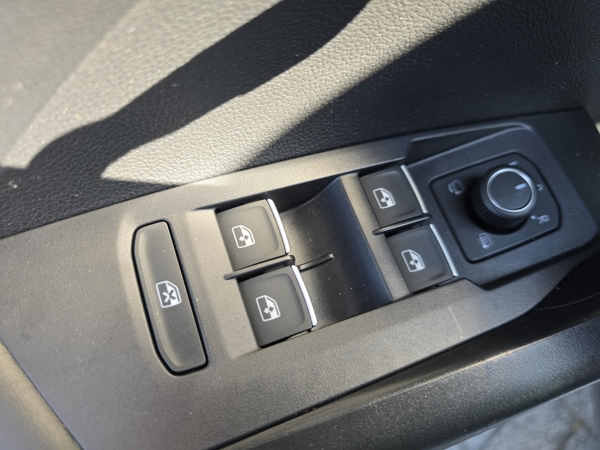 Volkswagen T-Cross 1.0 TSI Move #Alu #Klima #SHZ #DAB #Allwetterreifen