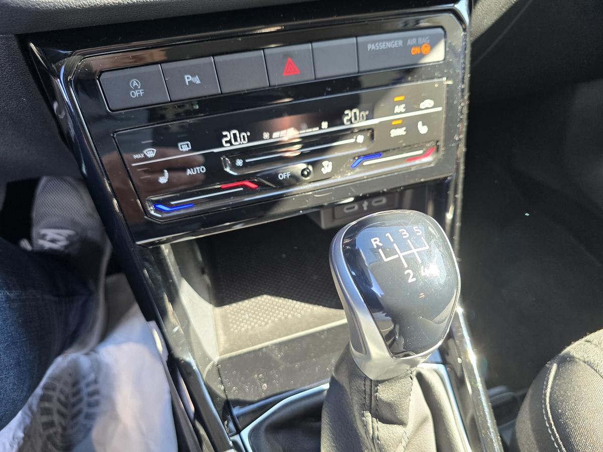 Volkswagen T-Cross 1.0 TSI Move #Alu #Klima #SHZ #DAB #Allwetterreifen