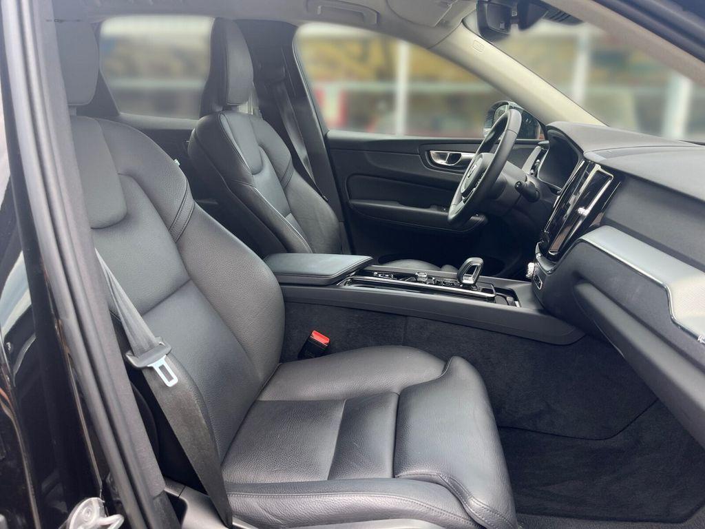 Volvo XC60 B4 AWD Plus Dark RFK+SDH+SITZH+MEMORY-SITZ
