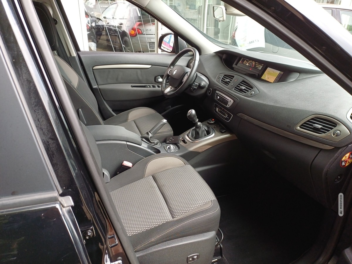 Renault Scenic 1.2 TCe 115 Xmod Paris ENERGY*NAVI*SITZHEIZUNG* 