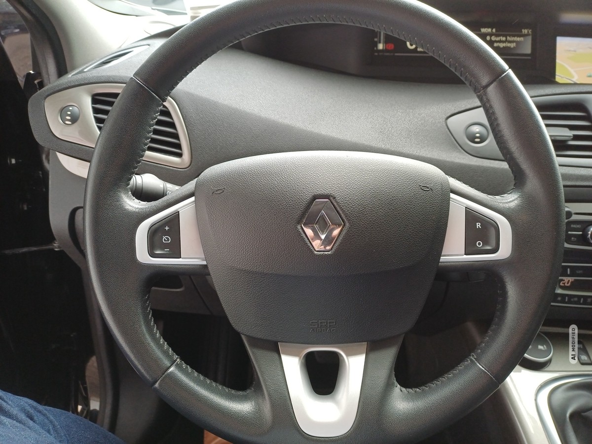 Renault Scenic 1.2 TCe 115 Xmod Paris ENERGY*NAVI*SITZHEIZUNG* 