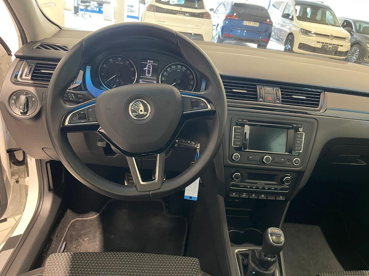 Skoda Rapid 1.2 Style PANO Navi PDC DAB SHZ