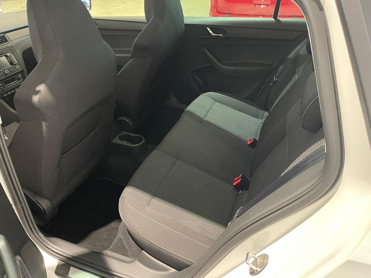 Skoda Rapid 1.2 Style PANO Navi PDC DAB SHZ
