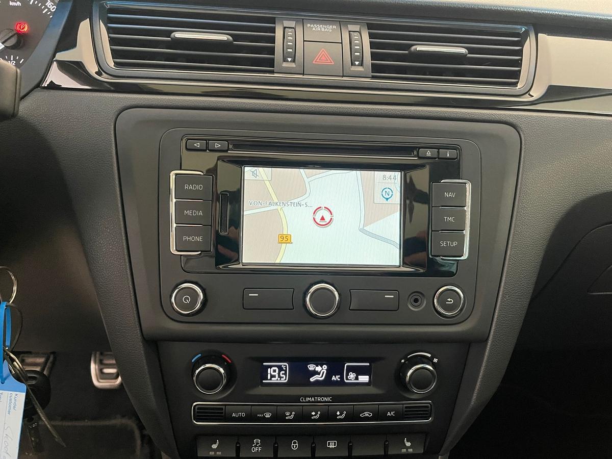 Skoda Rapid 1.2 Style PANO Navi PDC DAB SHZ