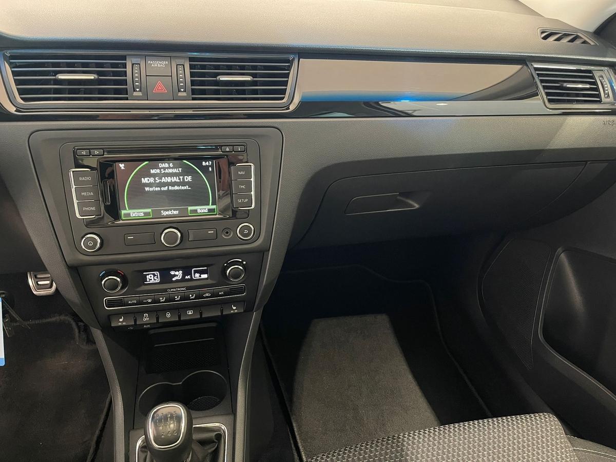 Skoda Rapid 1.2 Style PANO Navi PDC DAB SHZ