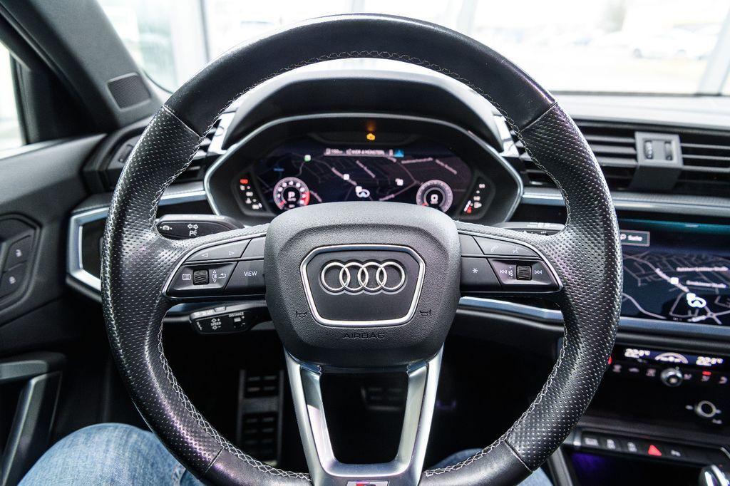 Audi Q3 Sportback S line +MATRIX+KAM+B&O+KEYLESS+AHK