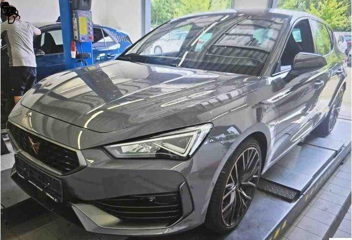 Cupra Leon VZ e-Hybrid LED+KAMERA+APP+KEYLESS+SHZ+ACC+NAVI