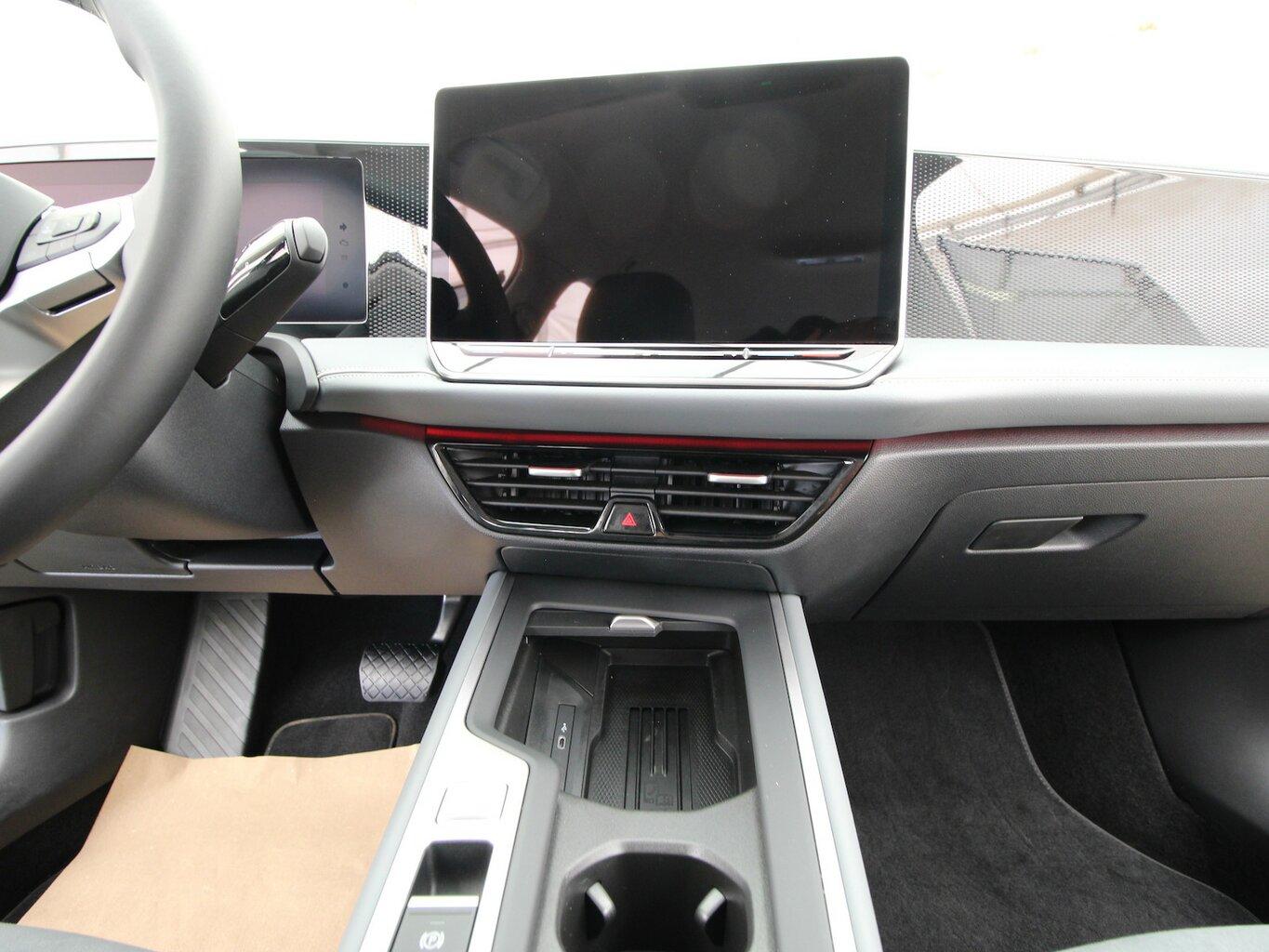 Volkswagen Passat Variant 1.5 eTSI 7-DSG Business LED+AHK