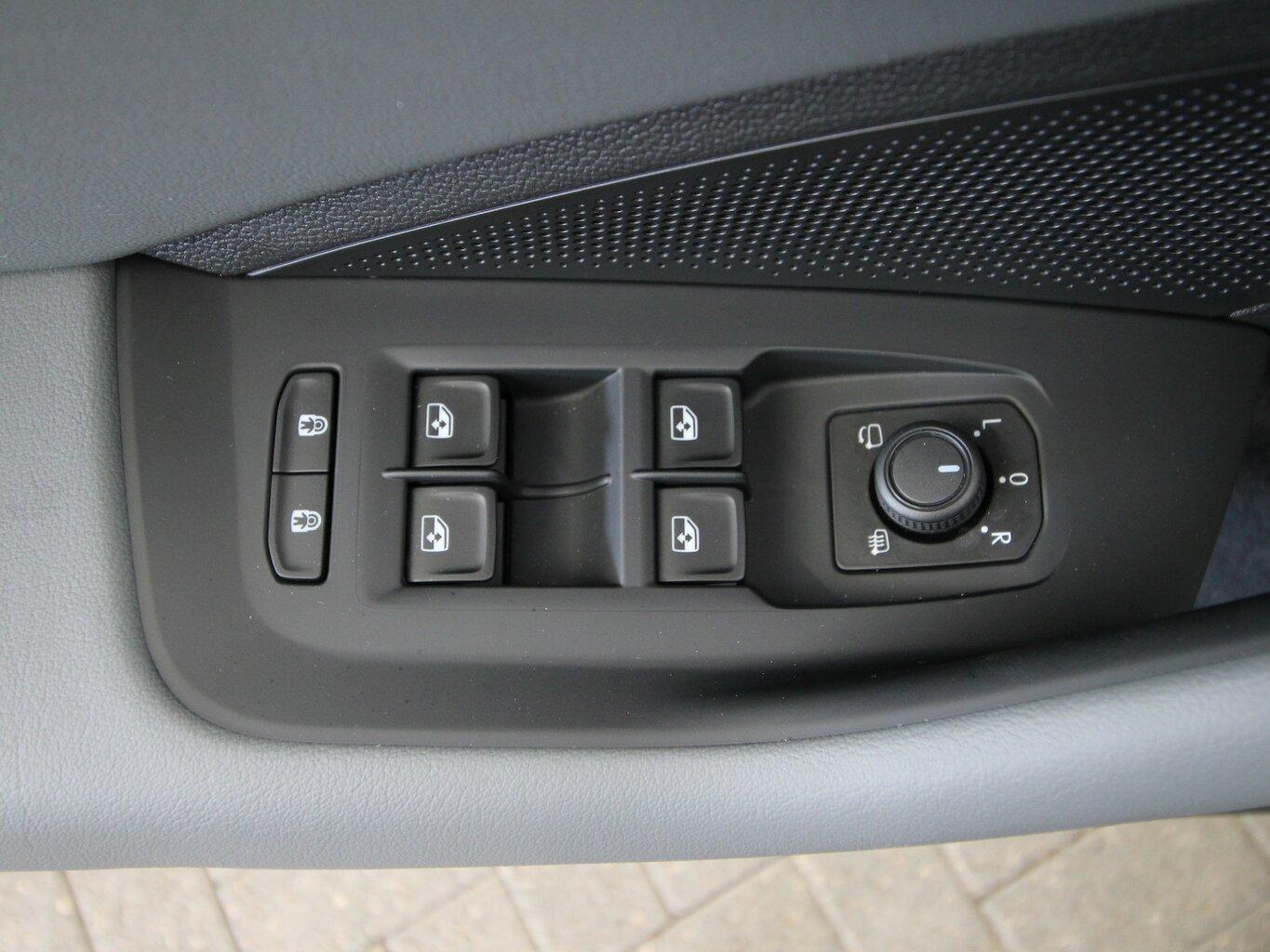 Volkswagen Passat Variant 1.5 eTSI 7-DSG Business LED+AHK