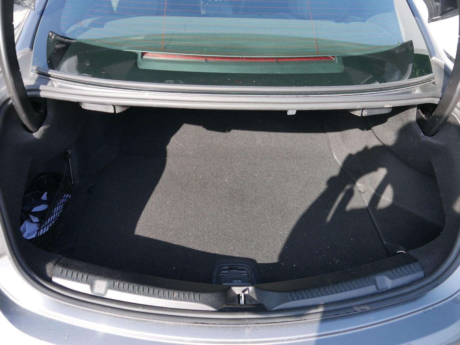 Mercedes-Benz E 300 Coupe-AMG-LINE*NAVI*PDC*KAMERA*LED*SHZ*KLIMA*TEMPOMAT*MEDIA-PAKET*19-ZOLL