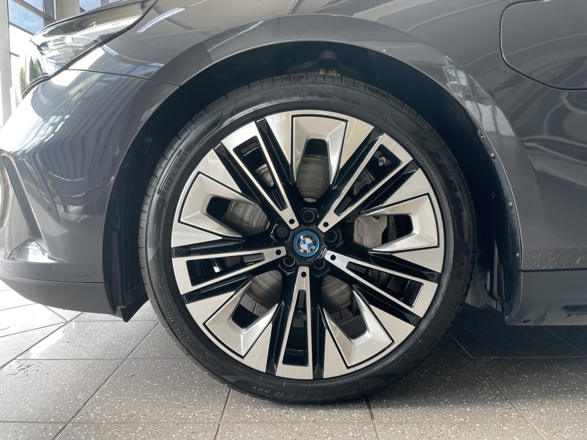 BMW 550 e xDrive LED Pano Live Cockpit Prof. ACC H&K