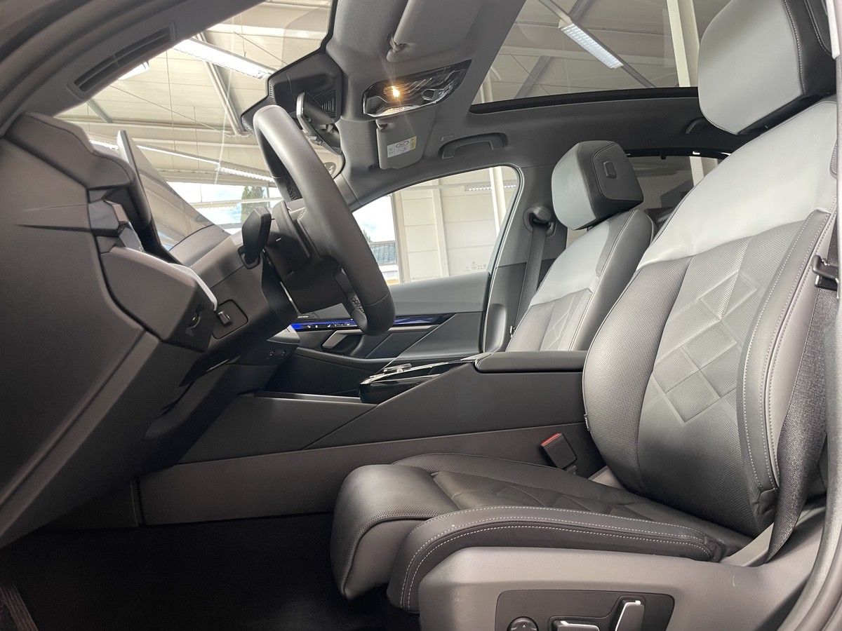 BMW 550 e xDrive LED Pano Live Cockpit Prof. ACC H&K