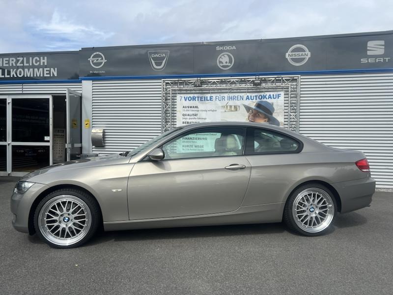 BMW 320 i COUPE KLIMA*LEDER*SHZG*NAVI*XENON*ALU*PDC