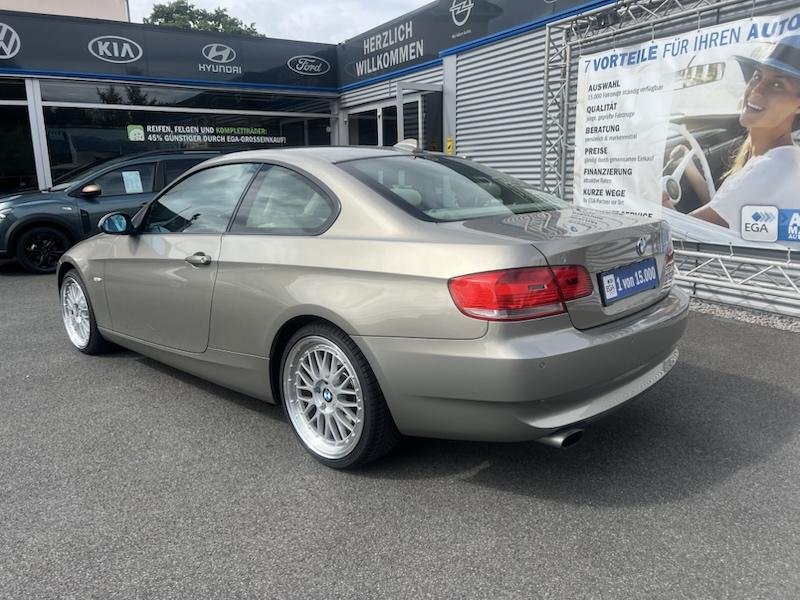 BMW 320 i COUPE KLIMA*LEDER*SHZG*NAVI*XENON*ALU*PDC