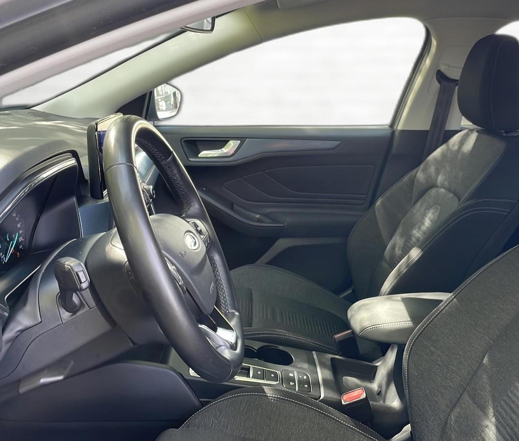 Ford Focus Active *LED* AUT* NAVI* SHZ* FSH*