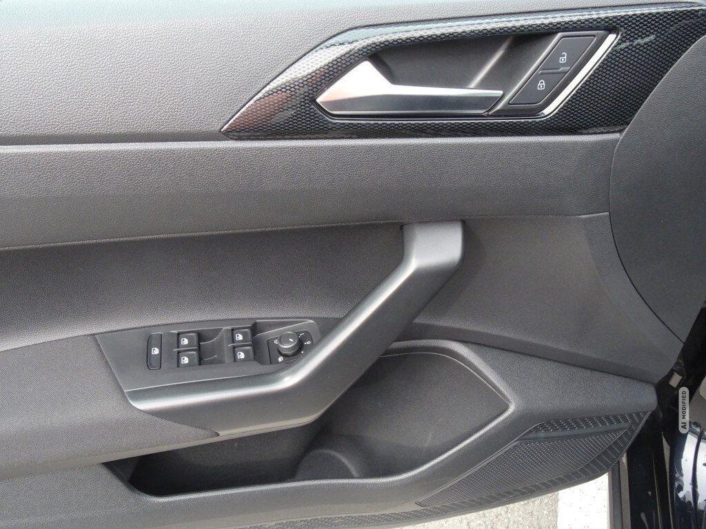 Volkswagen Taigo 1.0 Life*NAVI*DAB*LED*SHZG* APP C*SHZG*PDC