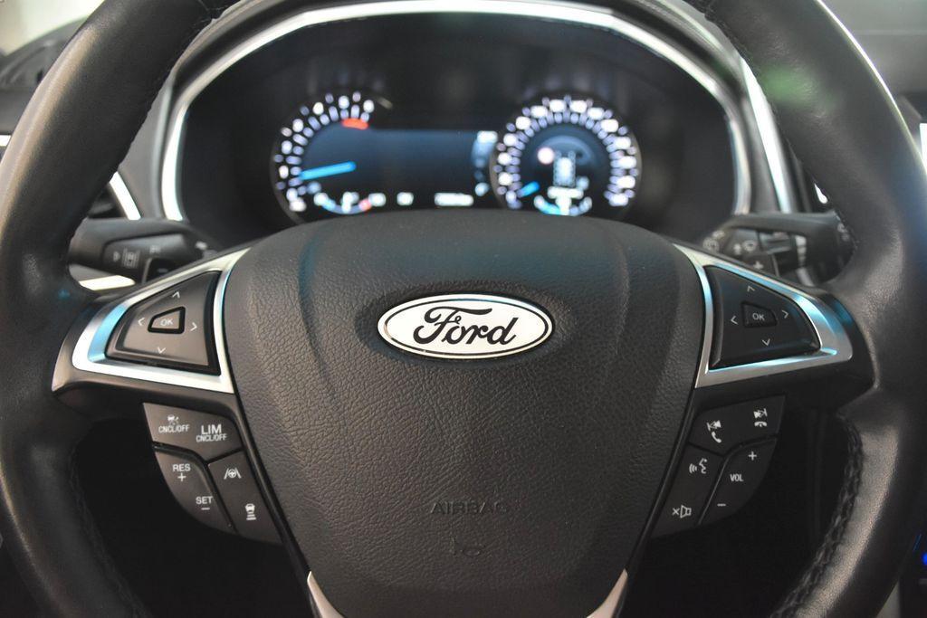 Ford Edge Vignale MLED Navi Sitzklima Pano Kamera B&O