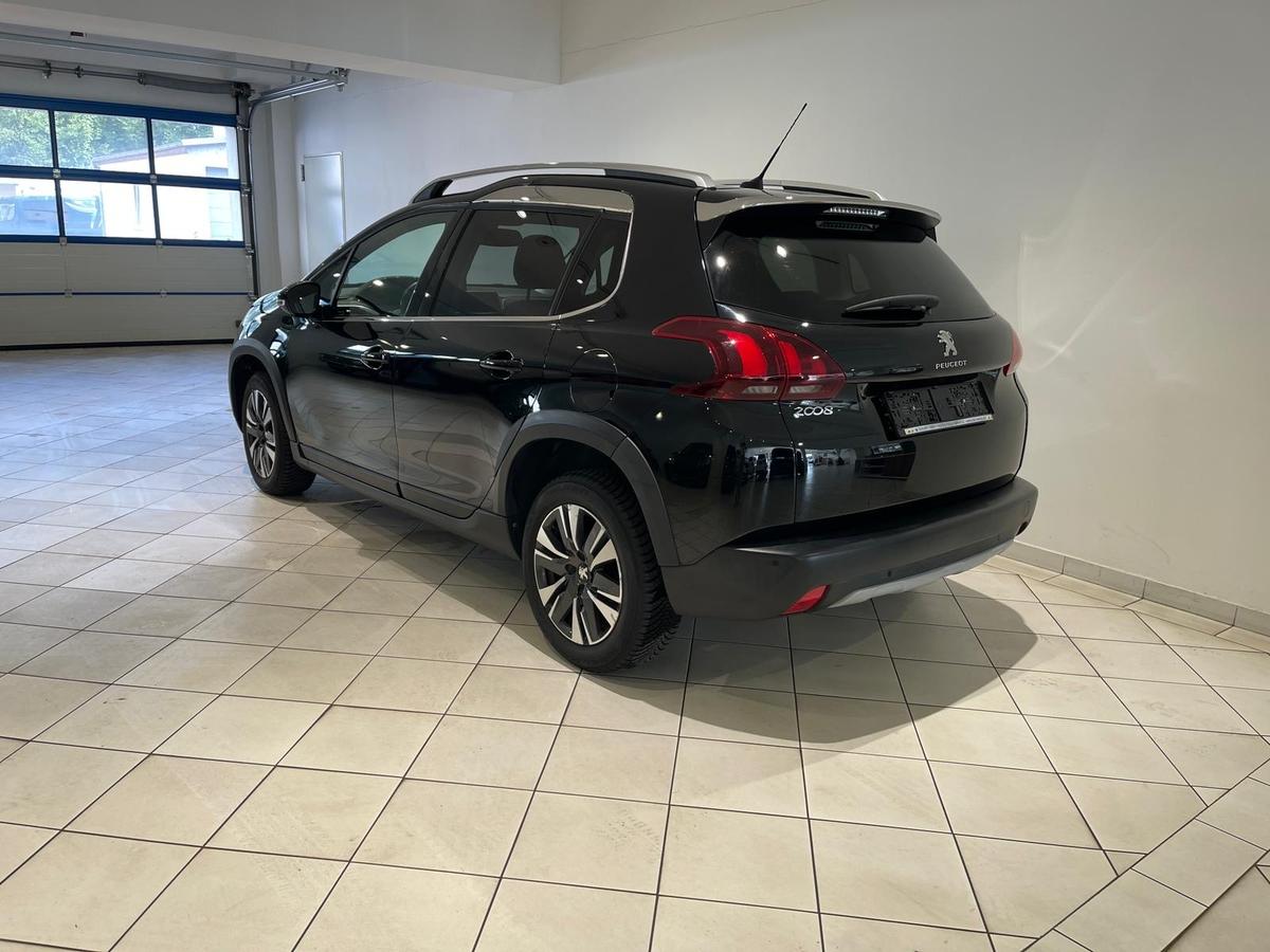 Peugeot 2008 Allure Navi SHZ PDC Panoramadach
