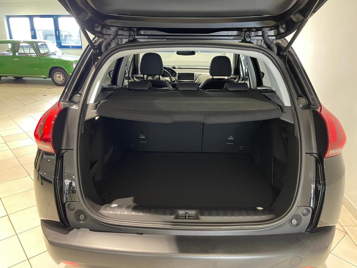 Peugeot 2008 Allure Navi SHZ PDC Panoramadach