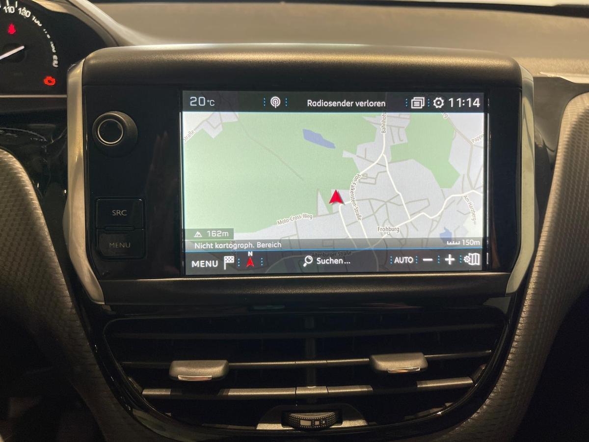 Peugeot 2008 Allure Navi SHZ PDC Panoramadach