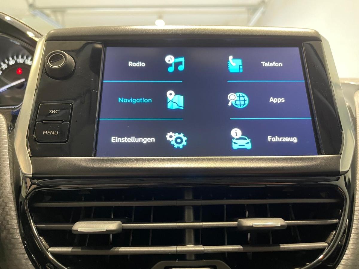 Peugeot 2008 Allure Navi SHZ PDC Panoramadach