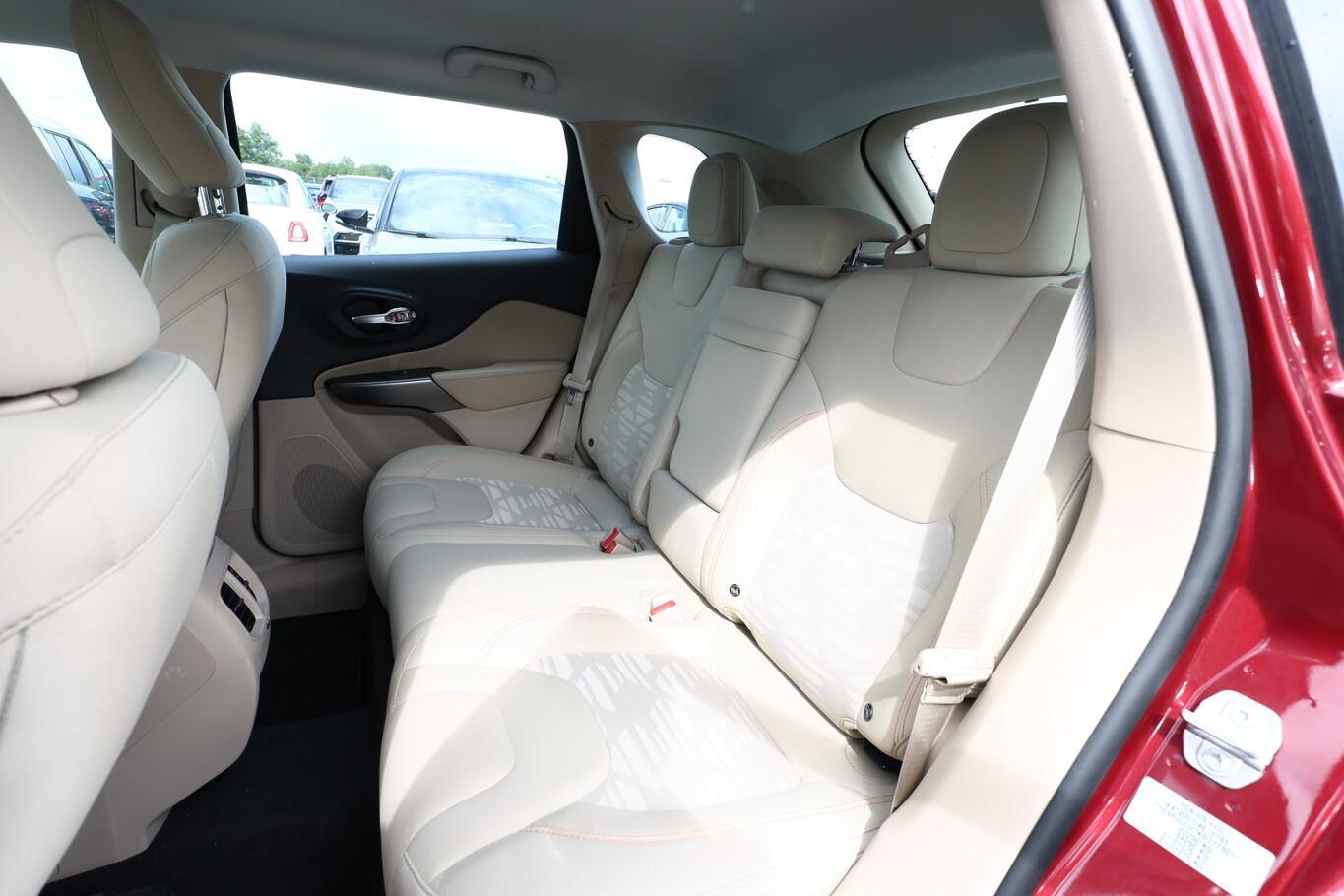 Jeep Cherokee 2,2 M-Jet 195 Aut. Longitude LED ACC