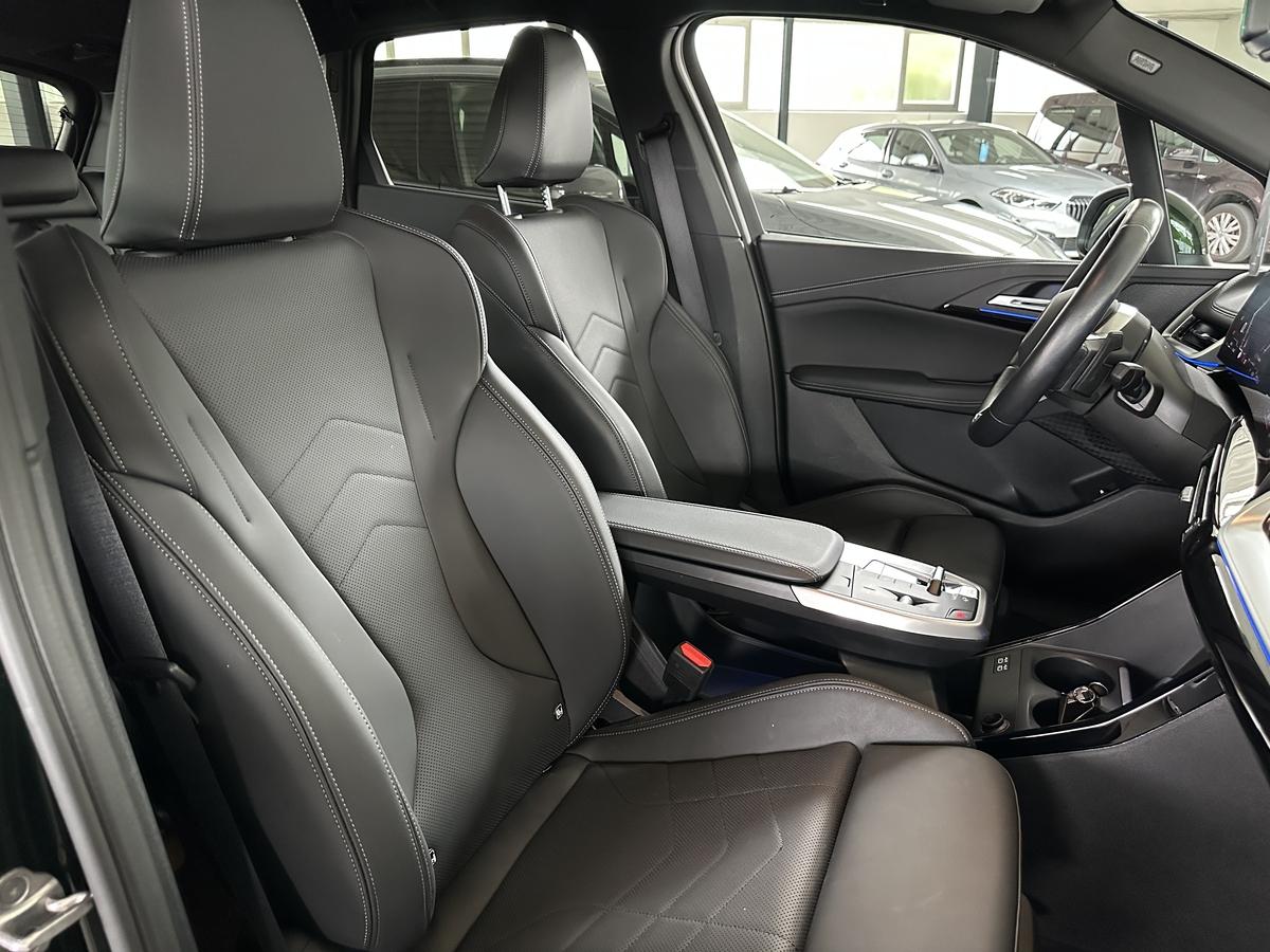 BMW 218 Active Tourer M Sport AHK Leder sw. LED Kamera Navi Key