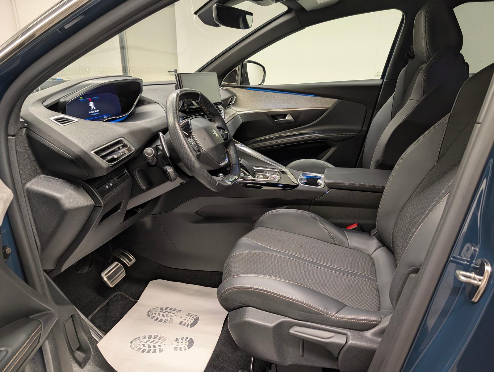 Peugeot 5008 GT 7-Sitze/LED/AHK/Kamera/CarPlay/18-Zoll