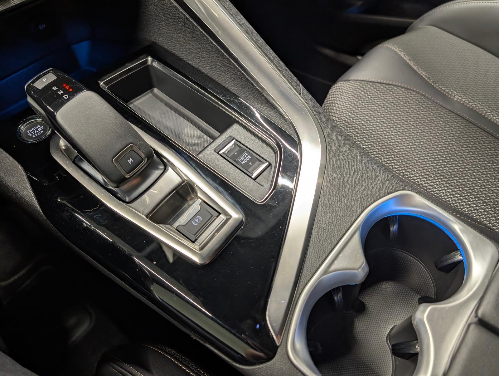 Peugeot 5008 GT 7-Sitze/LED/AHK/Kamera/CarPlay/18-Zoll