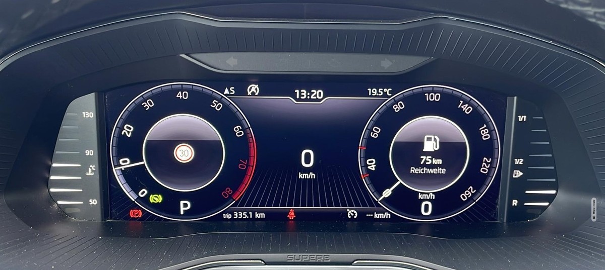 Skoda Superb Combi 1.5 TSI ACT Ambition *LED*Navi*DSG*DAB+*