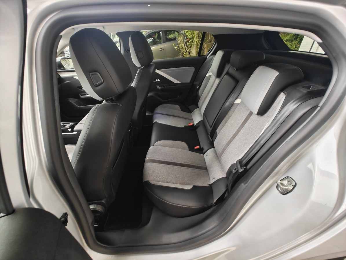Opel Astra L 1.2 TURBO ELEGANCE LED KAMERA 180* PDC ALU 17 