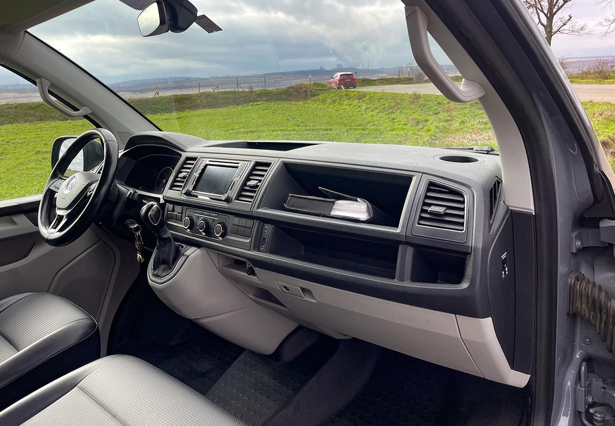 Volkswagen T6 California  Camper Bett - Küche - WoMo-Abnahme - AHK 